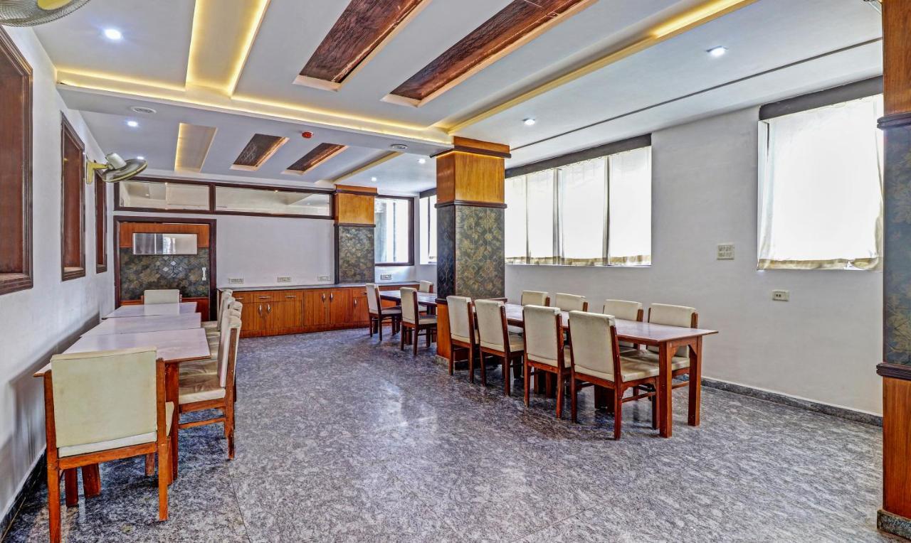 Отель 4 View Tajganj Экстерьер фото